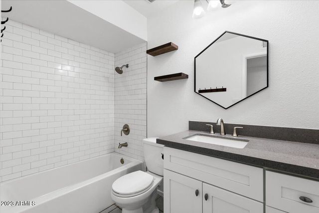 667 W PECOS Avenue, Mesa, AZ 85210