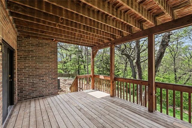 2401 SW Whispering Creek Court, Blue Springs, MO 64015