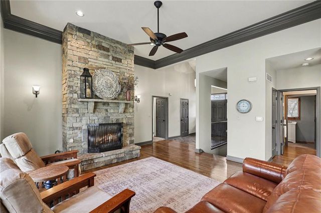 2401 SW Whispering Creek Court, Blue Springs, MO 64015