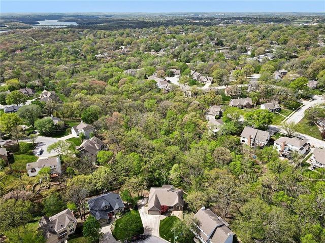 2401 SW Whispering Creek Court, Blue Springs, MO 64015