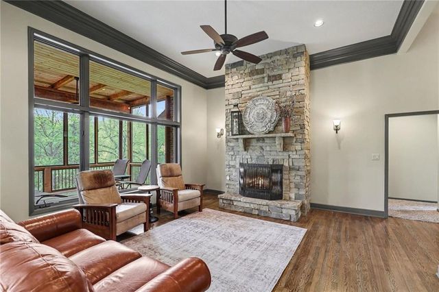 2401 SW Whispering Creek Court, Blue Springs, MO 64015