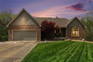 2401 SW Whispering Creek Court, Blue Springs, MO 64015
