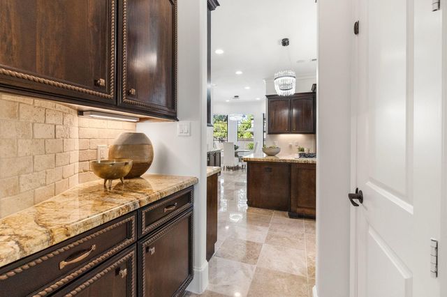 4134 Bellefontaine Street, Houston, TX 77025