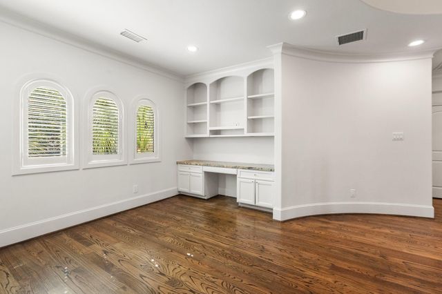 4134 Bellefontaine Street, Houston, TX 77025