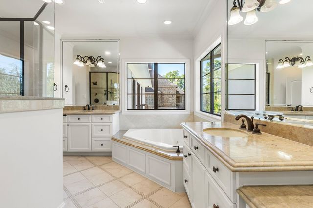 4134 Bellefontaine Street, Houston, TX 77025