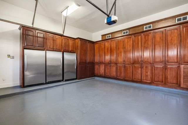 4134 Bellefontaine Street, Houston, TX 77025