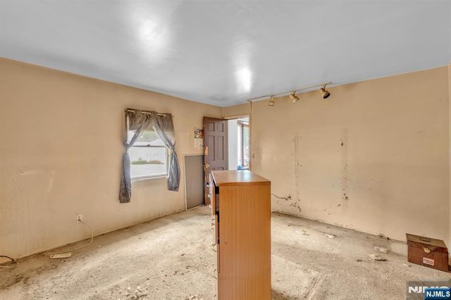 301 S Boulevard, Saddle Brook, NJ 07663