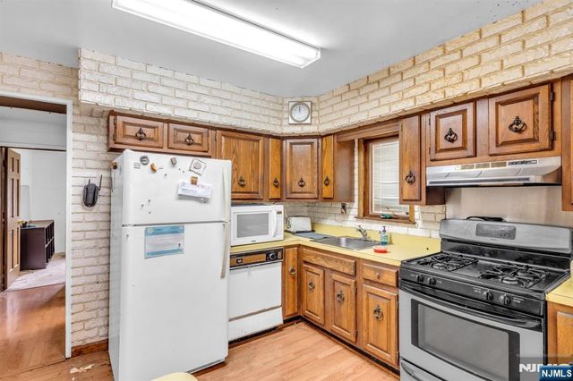 301 S Boulevard, Saddle Brook, NJ 07663