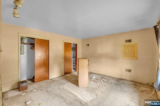 301 S Boulevard, Saddle Brook, NJ 07663