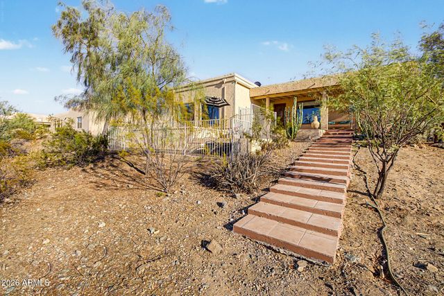 2324 W SUNRISE Drive, Phoenix, AZ 85041