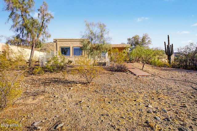 2324 W SUNRISE Drive, Phoenix, AZ 85041