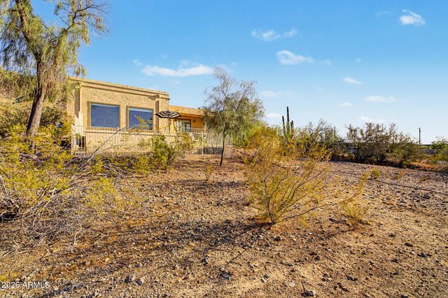 2324 W SUNRISE Drive, Phoenix, AZ 85041