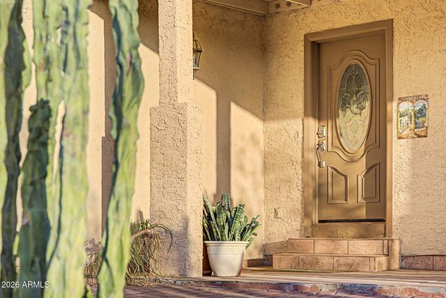 2324 W SUNRISE Drive, Phoenix, AZ 85041