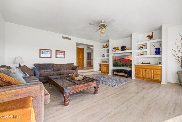 2324 W SUNRISE Drive, Phoenix, AZ 85041