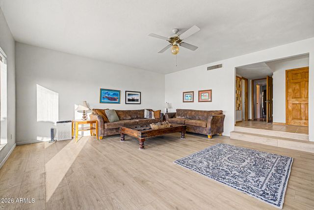 2324 W SUNRISE Drive, Phoenix, AZ 85041