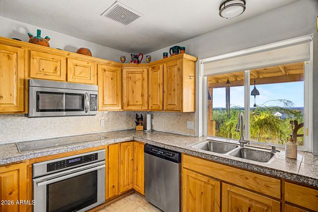 2324 W SUNRISE Drive, Phoenix, AZ 85041