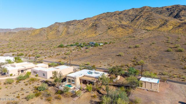 2324 W SUNRISE Drive, Phoenix, AZ 85041
