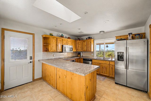 2324 W SUNRISE Drive, Phoenix, AZ 85041