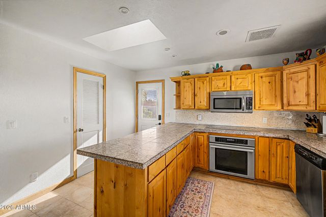 2324 W SUNRISE Drive, Phoenix, AZ 85041