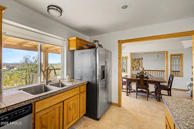 2324 W SUNRISE Drive, Phoenix, AZ 85041