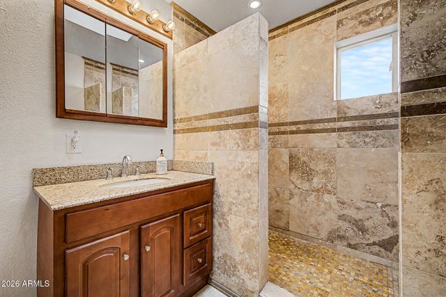 2324 W SUNRISE Drive, Phoenix, AZ 85041