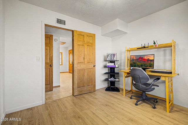 2324 W SUNRISE Drive, Phoenix, AZ 85041
