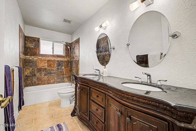 2324 W SUNRISE Drive, Phoenix, AZ 85041
