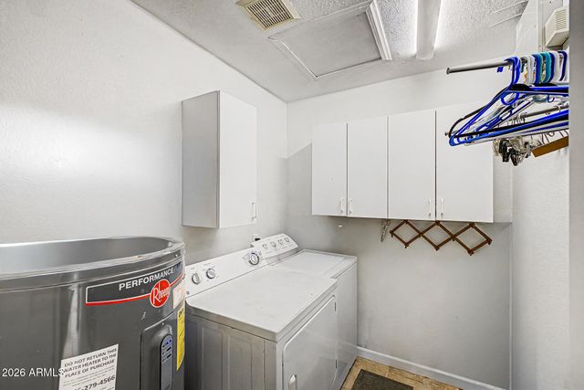 2324 W SUNRISE Drive, Phoenix, AZ 85041