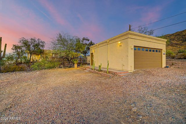 2324 W SUNRISE Drive, Phoenix, AZ 85041