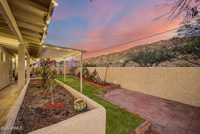 2324 W SUNRISE Drive, Phoenix, AZ 85041