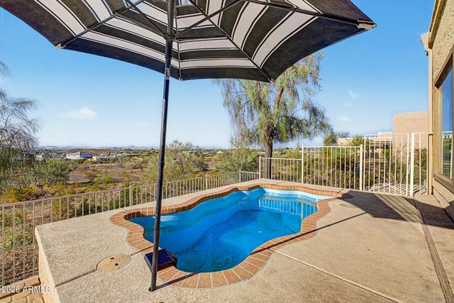 2324 W SUNRISE Drive, Phoenix, AZ 85041