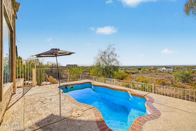 2324 W SUNRISE Drive, Phoenix, AZ 85041
