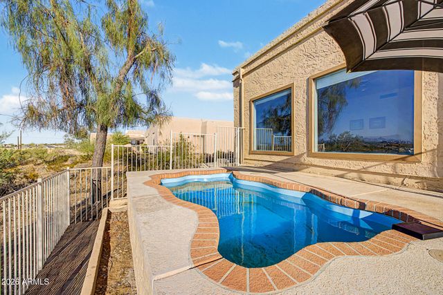 2324 W SUNRISE Drive, Phoenix, AZ 85041