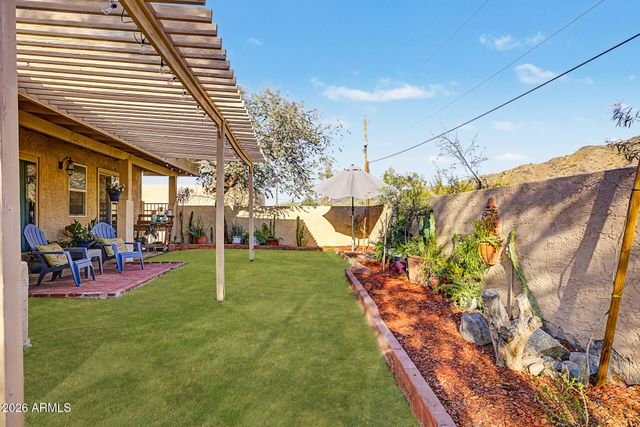 2324 W SUNRISE Drive, Phoenix, AZ 85041