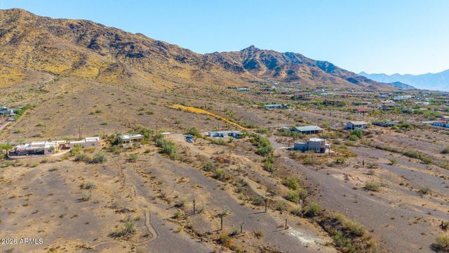 2324 W SUNRISE Drive, Phoenix, AZ 85041