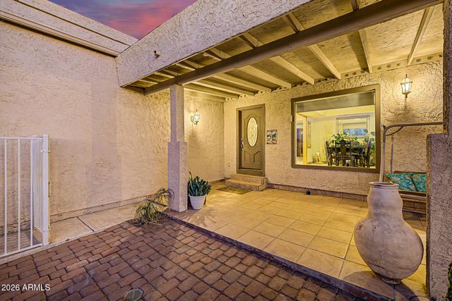 2324 W SUNRISE Drive, Phoenix, AZ 85041