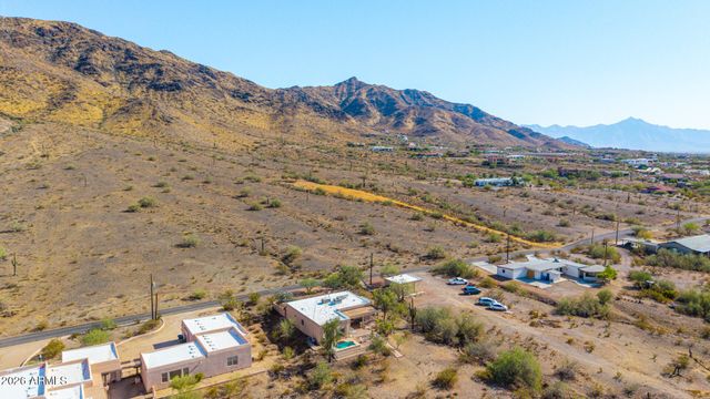 2324 W SUNRISE Drive, Phoenix, AZ 85041