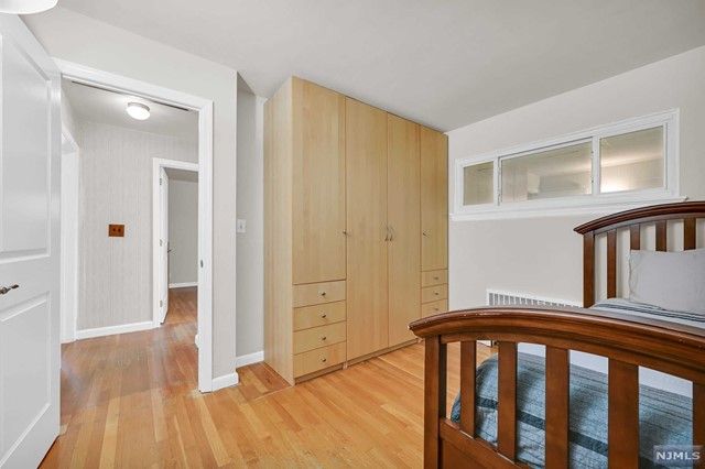 43 Hazelhurst Avenue, Glen Rock, NJ 07452
