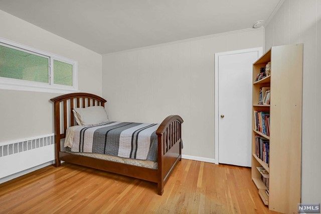 43 Hazelhurst Avenue, Glen Rock, NJ 07452