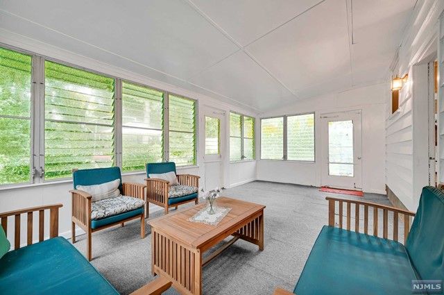 43 Hazelhurst Avenue, Glen Rock, NJ 07452