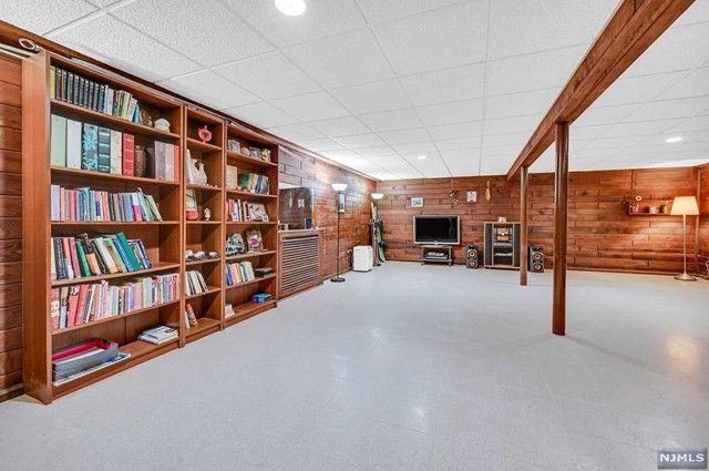 43 Hazelhurst Avenue, Glen Rock, NJ 07452