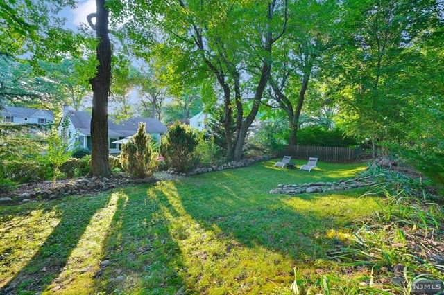 43 Hazelhurst Avenue, Glen Rock, NJ 07452