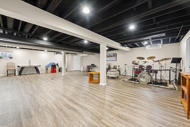 54377 Preston Pines Lane, Shelby Twp, MI 48315