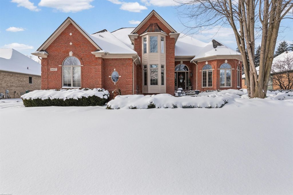 54377 Preston Pines Lane, Shelby Twp, MI 48315