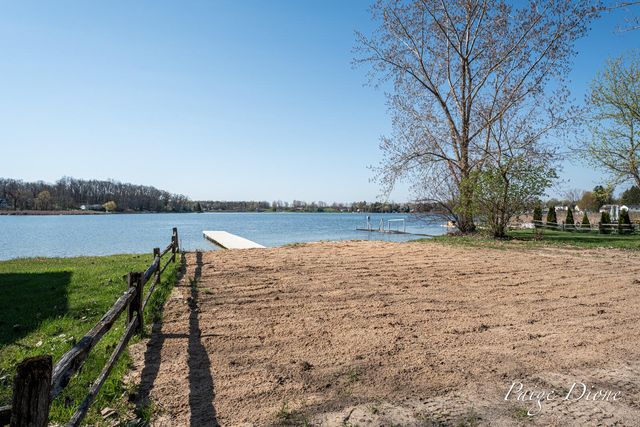 11069 Crooked Lake Drive NE, Rockford, MI 49341