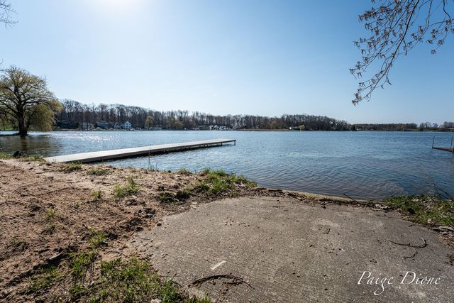 11069 Crooked Lake Drive NE, Rockford, MI 49341