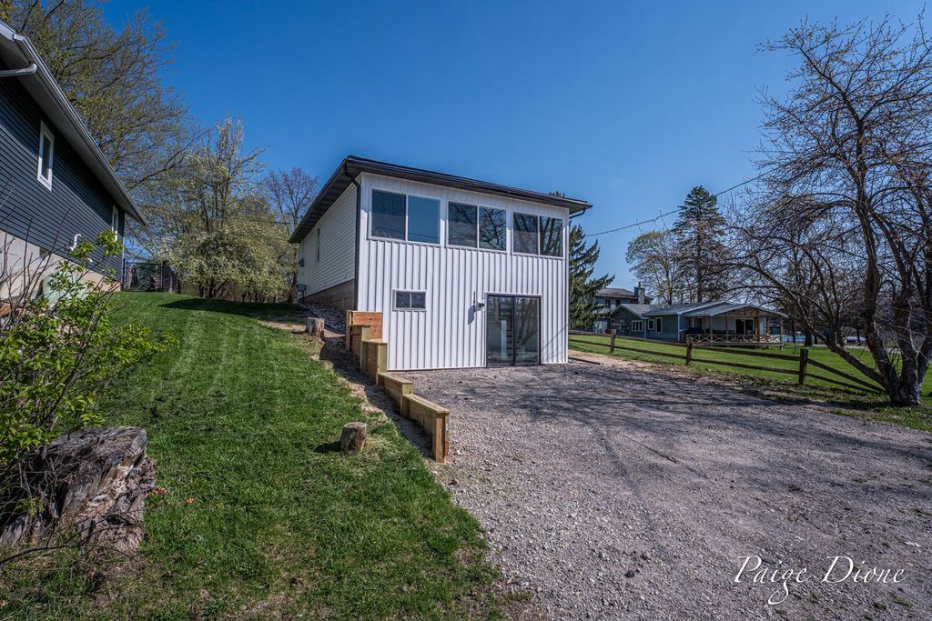 11069 Crooked Lake Drive NE, Rockford, MI 49341