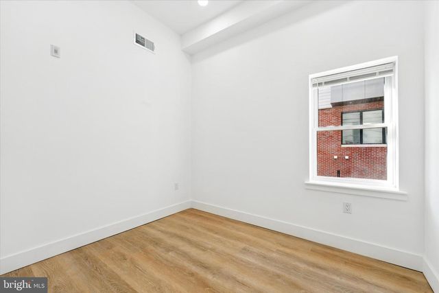 2424 W THOMPSON ST, Philadelphia, PA 19121