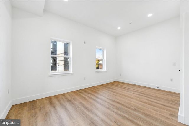 2424 W THOMPSON ST, Philadelphia, PA 19121