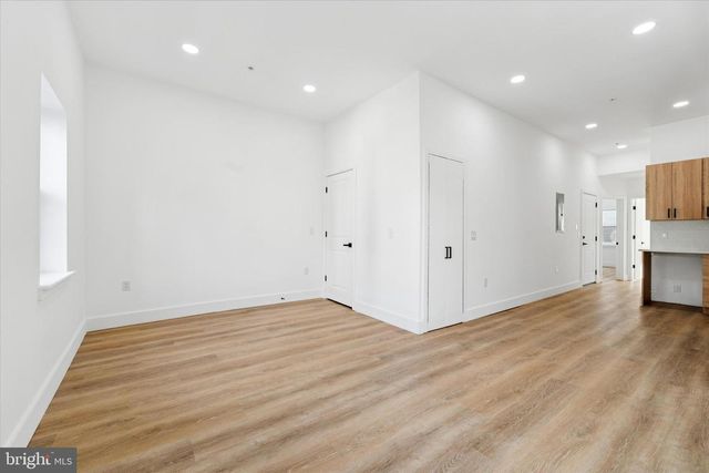 2424 W THOMPSON ST, Philadelphia, PA 19121